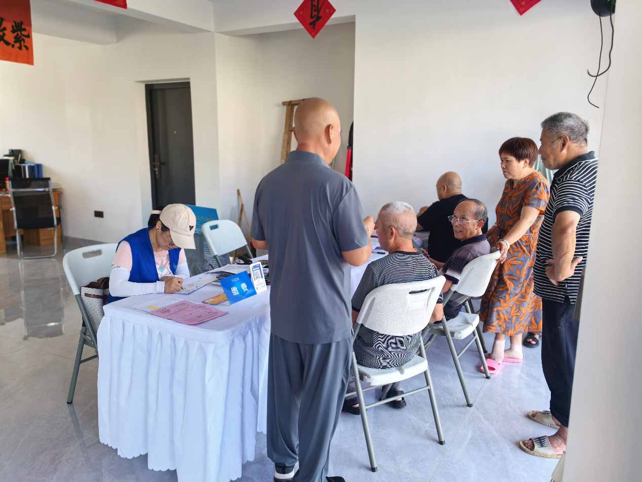 服務(wù)進(jìn)社區(qū) 便民暖人心